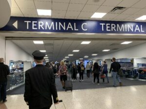 拉瓜迪亚机场接送 LGA 纽约接机送机